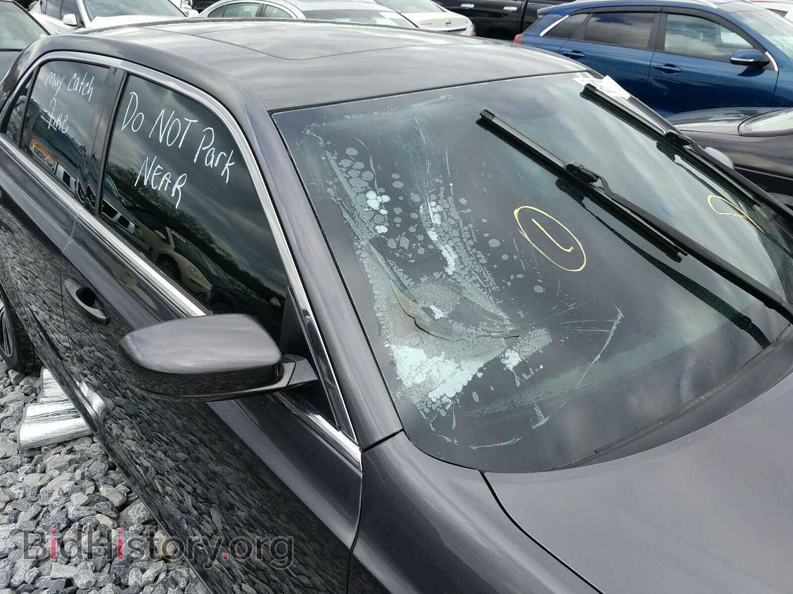 2014 CHRYSLER 300 - VIN: 2C3CCABG8EH167993 - Фото 9