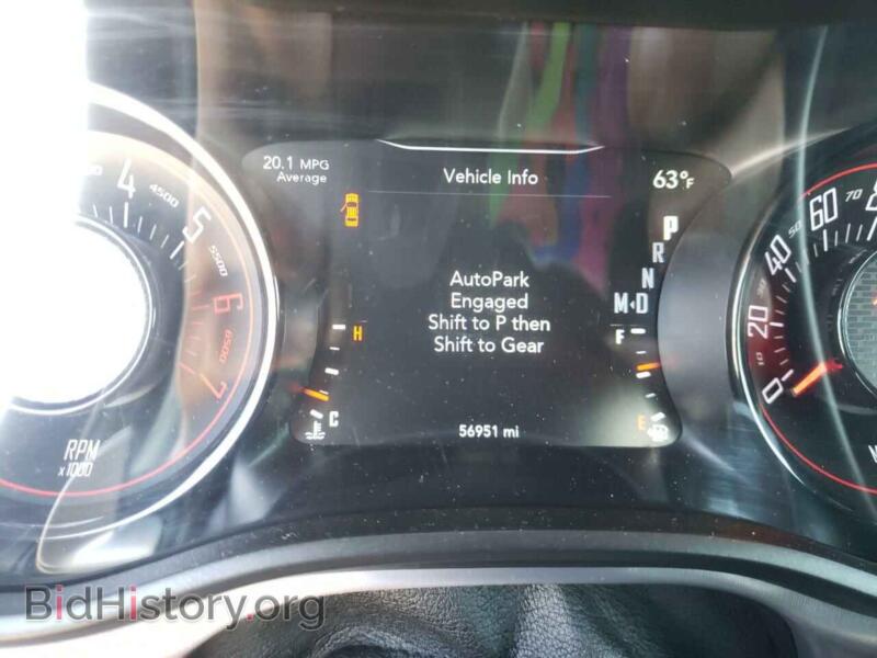 2019 Dodge CHALLENGER (VIN 2C3CDZBT2KH583266) — photo 8 of 10