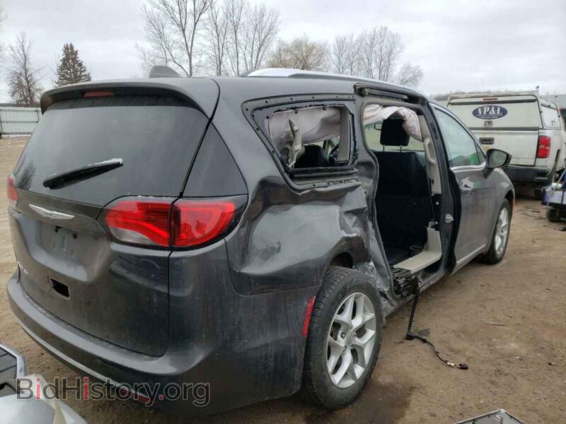 2018 Chrysler PACIFICA (VIN 2C4RC1BG8JR130680) — photo 4 of 10