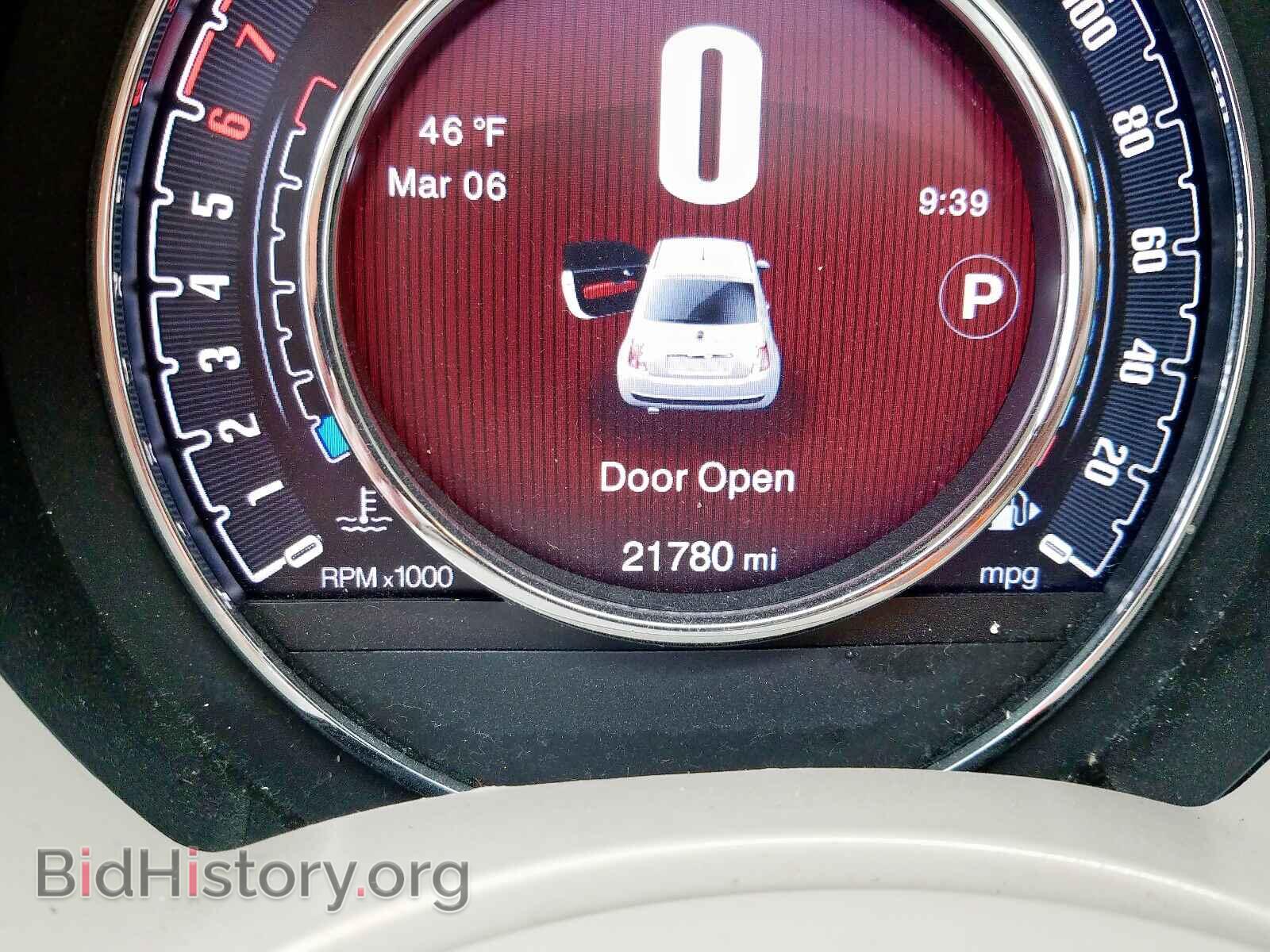 2017 FIAT 500 - VIN: 3C3CFFCR7HT571108 - Photo 8
