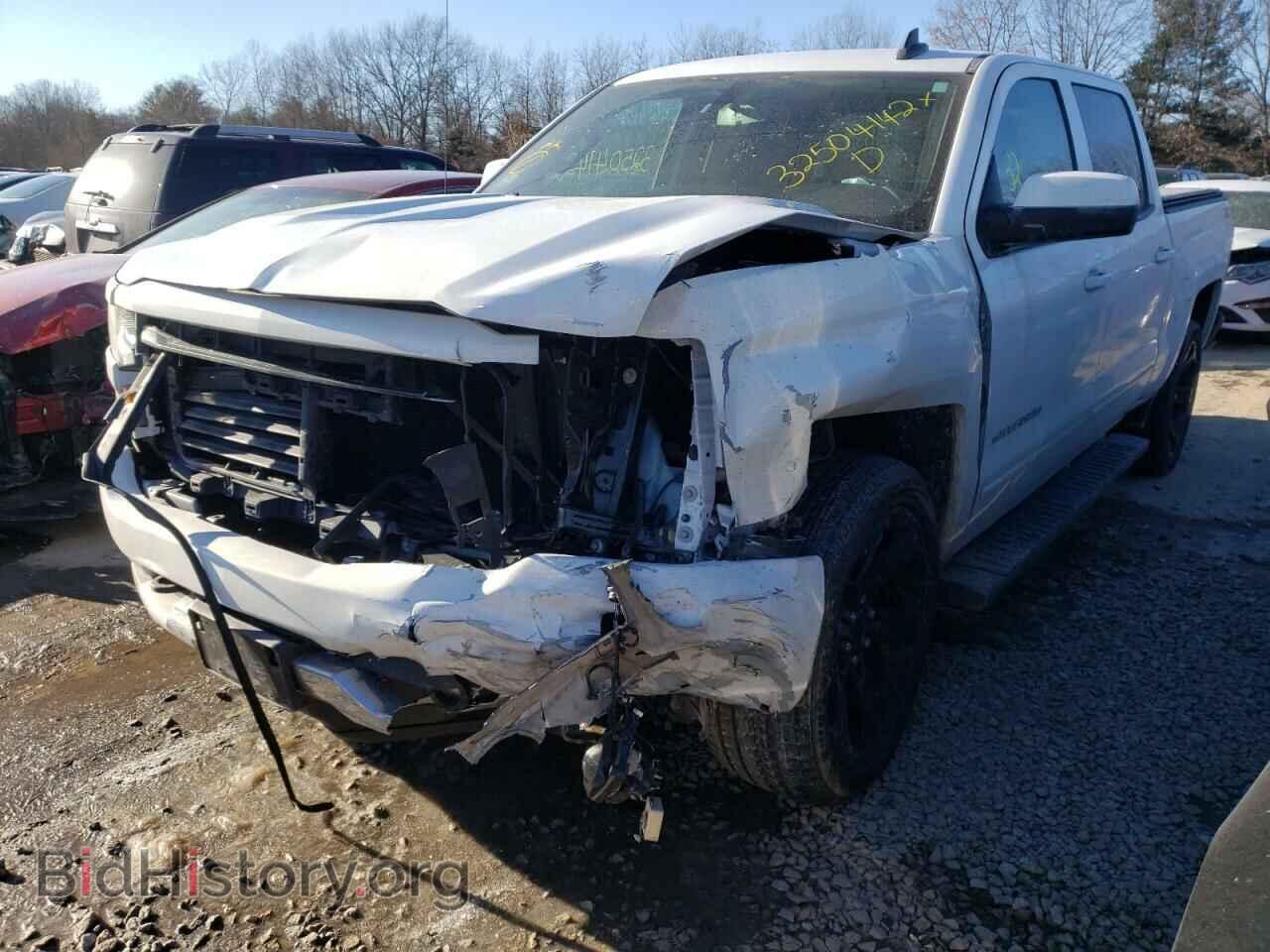 2017 CHEVROLET SILVERADO - VIN: 3GCUKREC9HG495938 - Фото 2