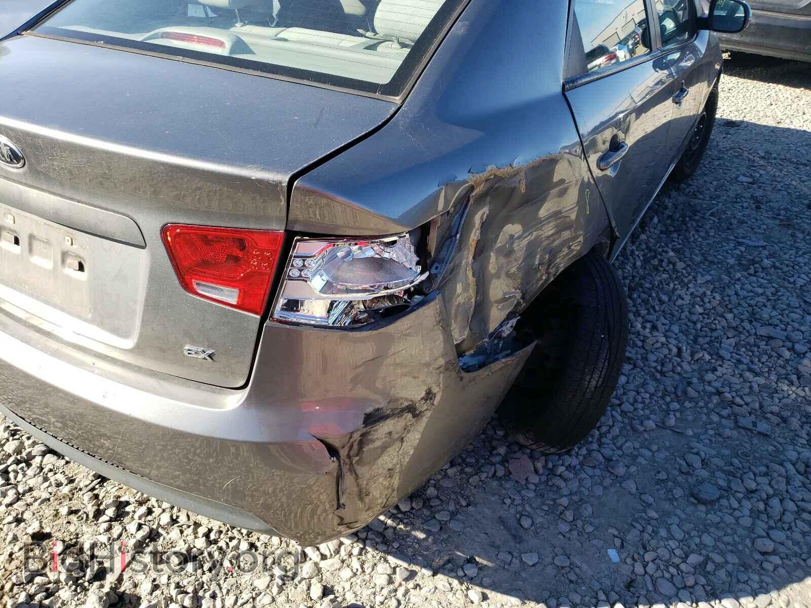 2011 KIA FORTE - VIN: KNAFU4A25B5373740 - Фото 9