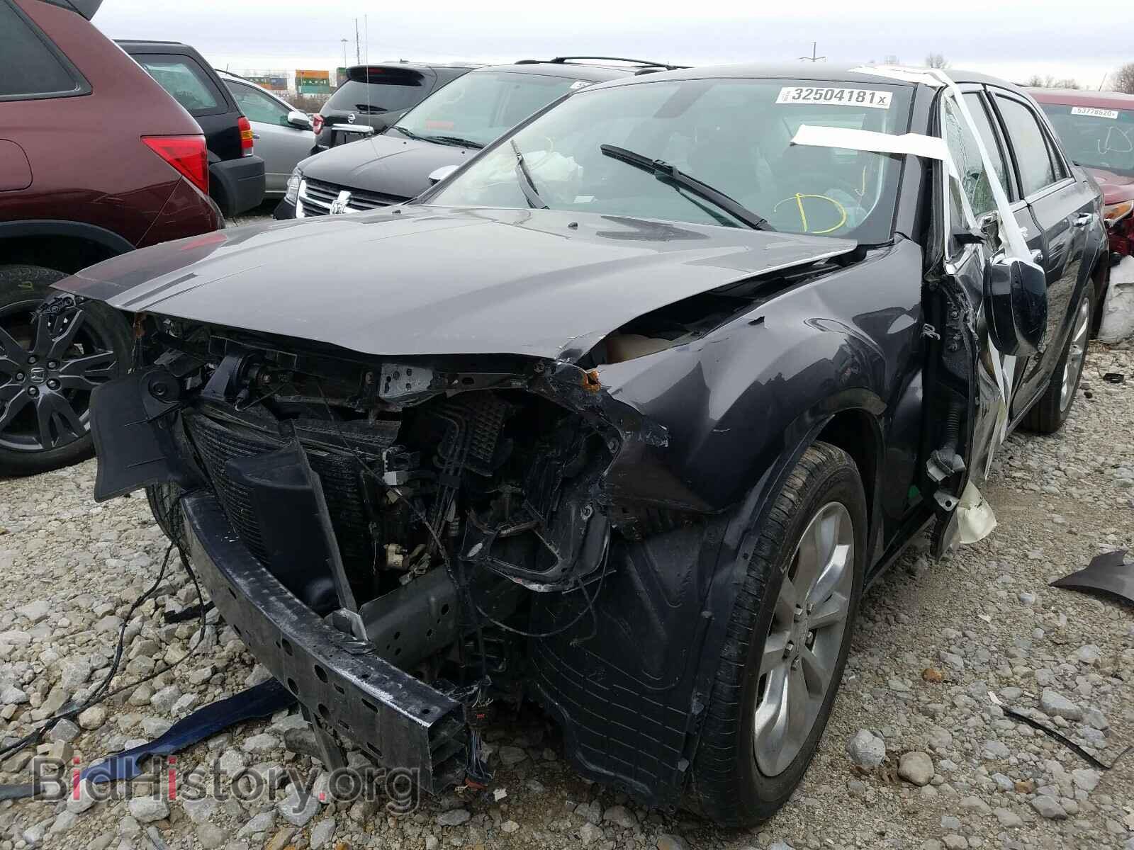 2019 CHRYSLER 300 - VIN: 2C3CCAKG0KH536907 - Фото 2