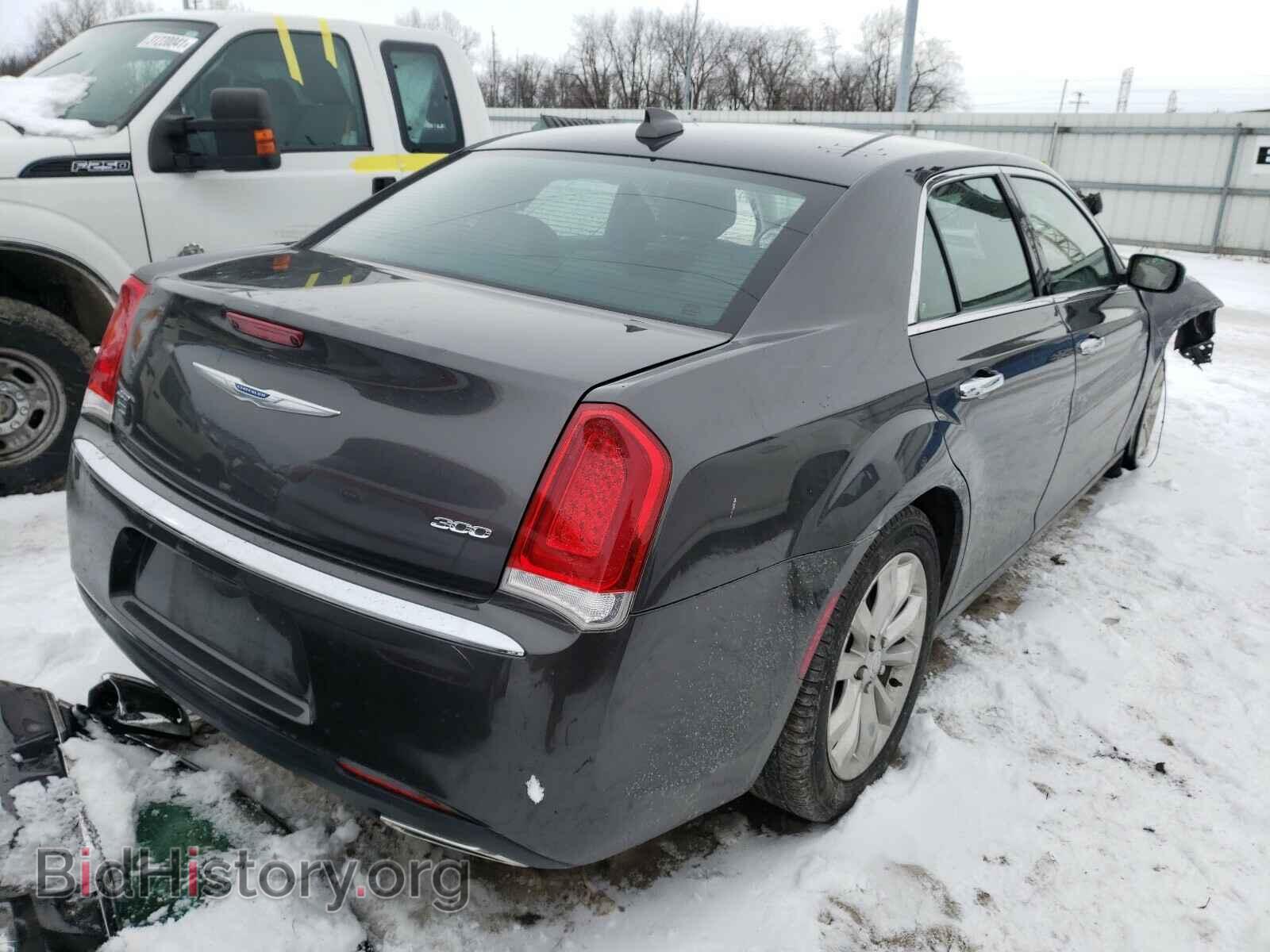 2019 CHRYSLER 300 - VIN: 2C3CCAKG0KH536907 - Фото 4
