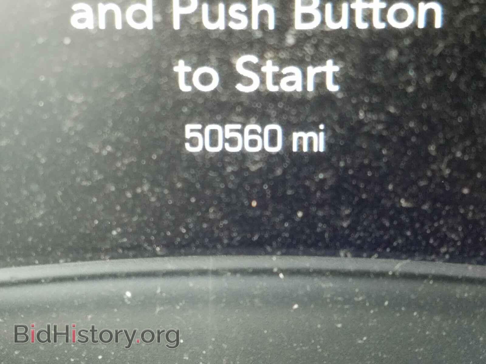 2019 CHRYSLER 300 - VIN: 2C3CCAKG0KH536907 - Фото 8