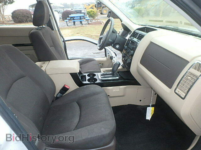 2008 MAZDA TRIBUTE - VIN: 4F2CZ06198KM17054 - Фото 5