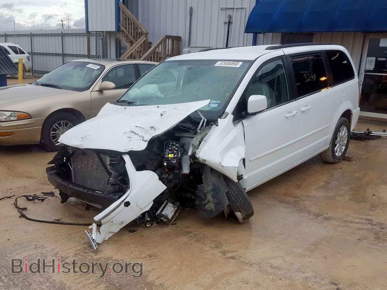 2016 CHRYSLER TOWN & COU - VIN: 2C4RC1AG0GR208797 - Фото 2