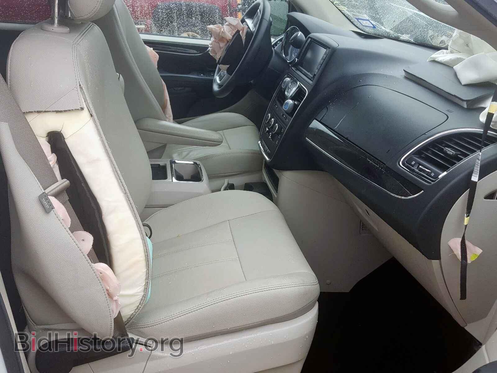 2016 CHRYSLER TOWN & COU - VIN: 2C4RC1AG0GR208797 - Фото 5