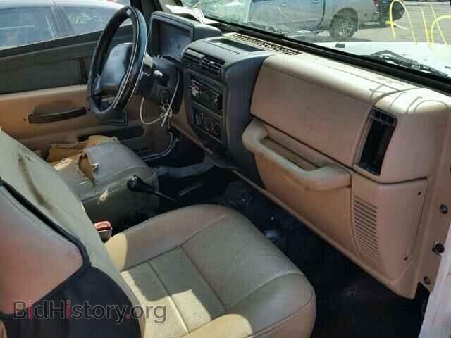 2000 JEEP WRANGLER - VIN: 1J4FA29P3YP700109 - Photo 5