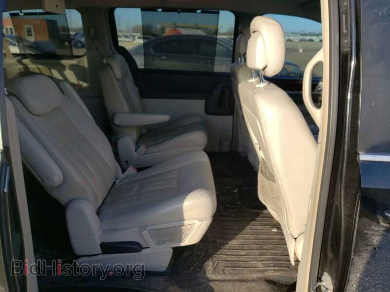2010 Chrysler MINIVAN (VIN 2A4RR8D14AR456924) — фото 6 из 10