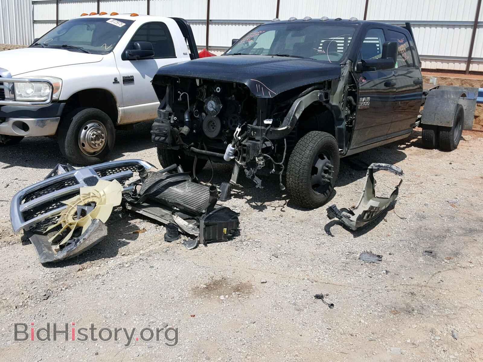 2017 RAM 3500 - VIN: 3C63RRGLXHG669432 - Фото 2