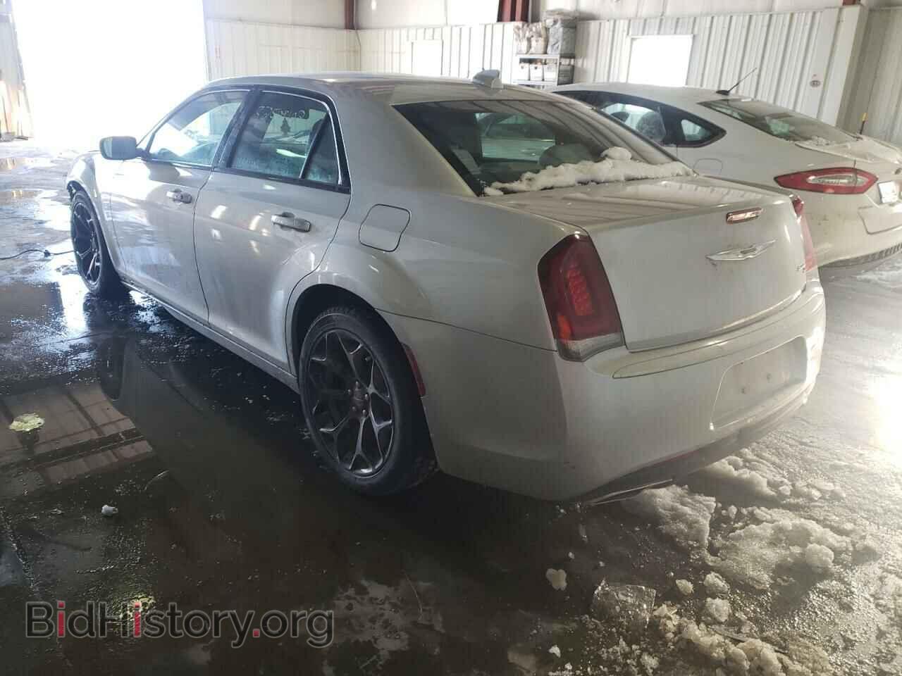 2019 CHRYSLER 300 - VIN: 2C3CCABG1KH674956 - Фото 3
