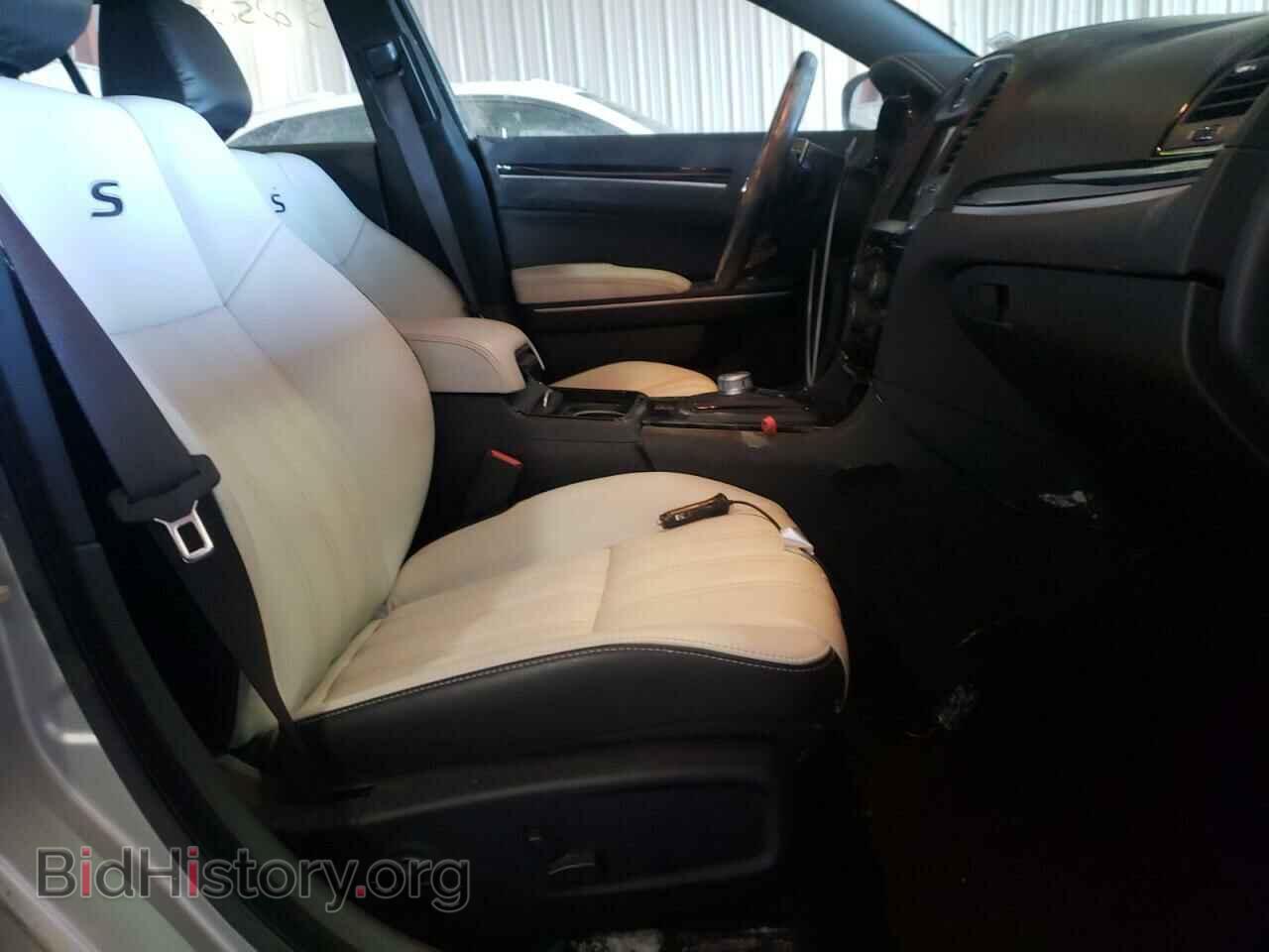 2019 CHRYSLER 300 - VIN: 2C3CCABG1KH674956 - Фото 5