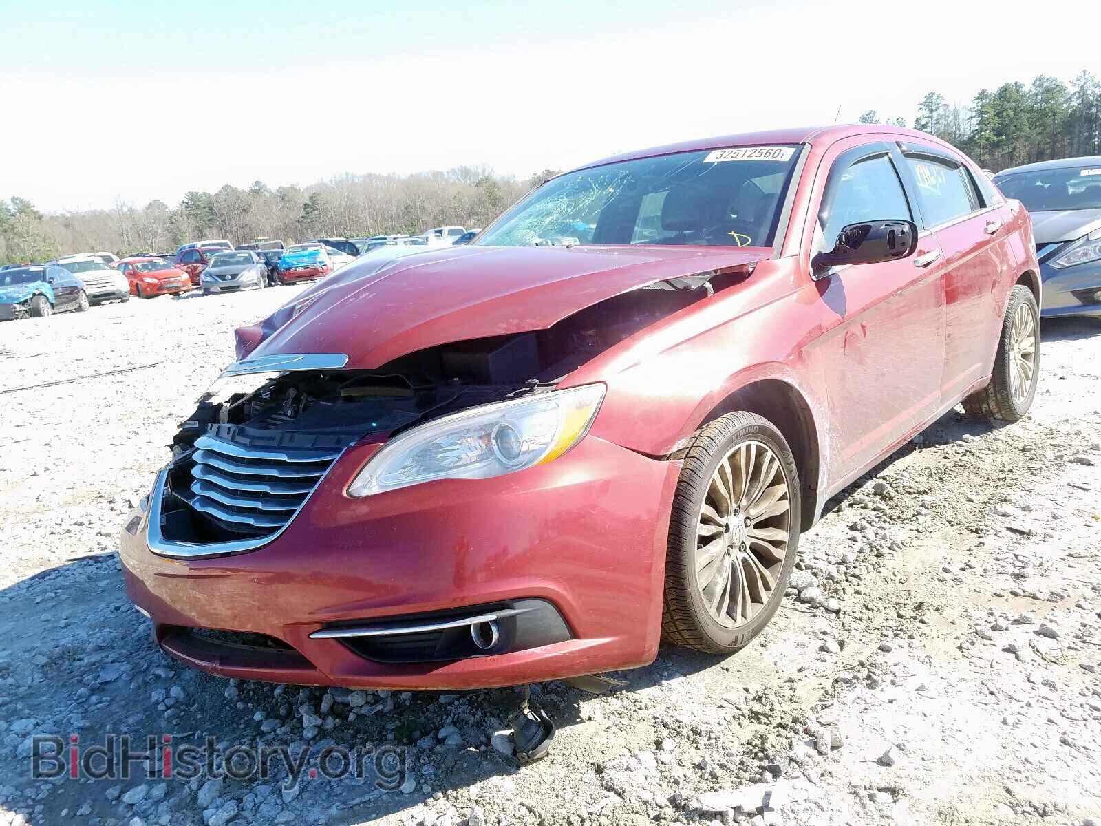 2011 CHRYSLER 200 - VIN: 1C3BC2FGXBN526730 - Фото 2
