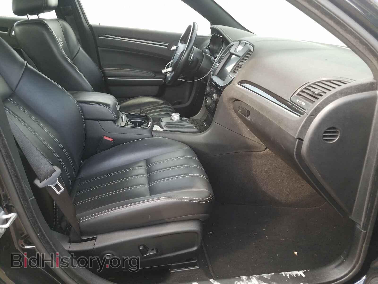 2019 CHRYSLER 300 - VIN: 2C3CCABG5KH639868 - Фото 5