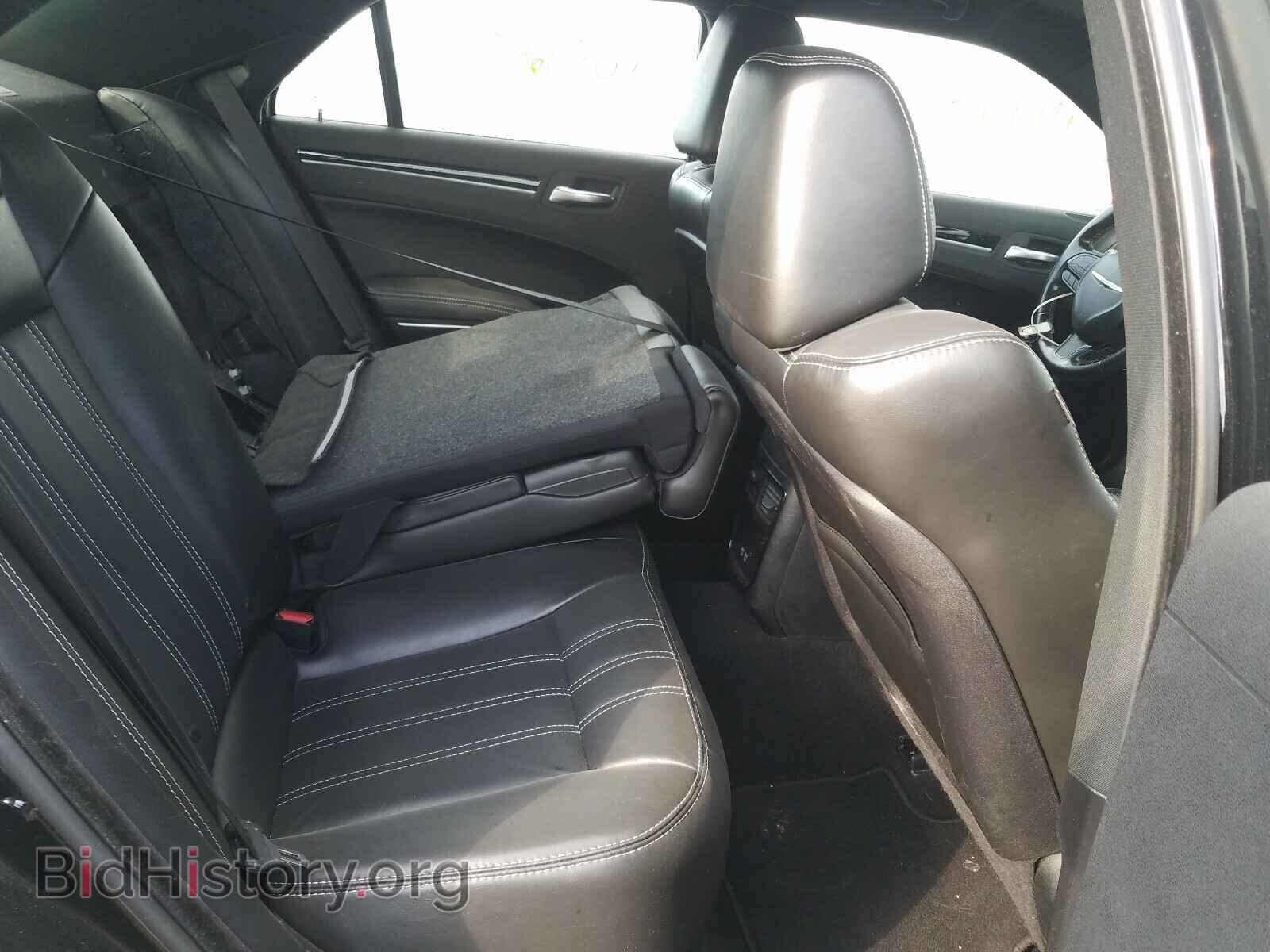 2019 CHRYSLER 300 - VIN: 2C3CCABG5KH639868 - Фото 6