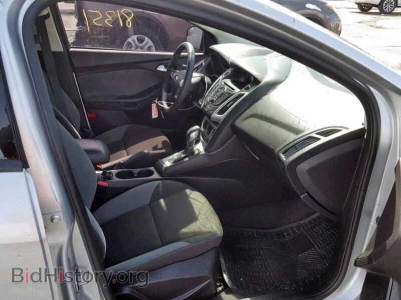 2013 Ford FOCUS SE (VIN 1FADP3K24DL247366) — фото 5 из 10