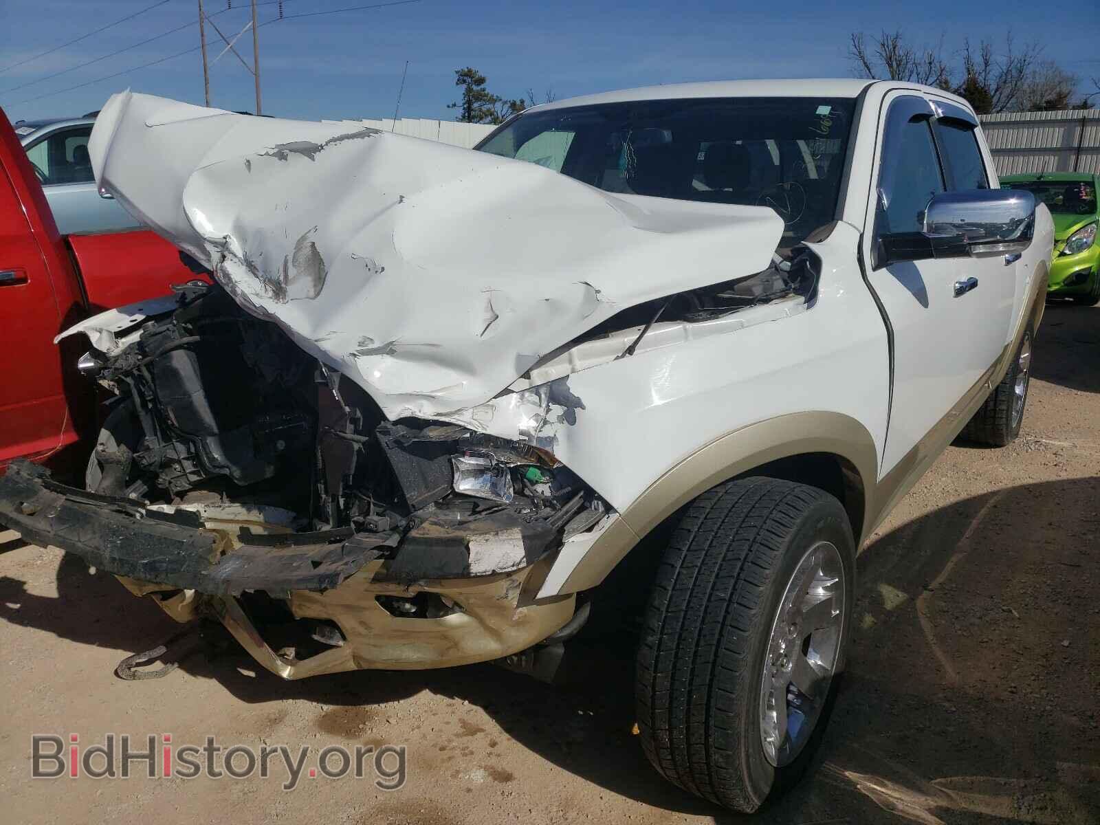 2011 DODGE RAM 1500 - VIN: 1D7RB1CT0BS657052 - Фото 2