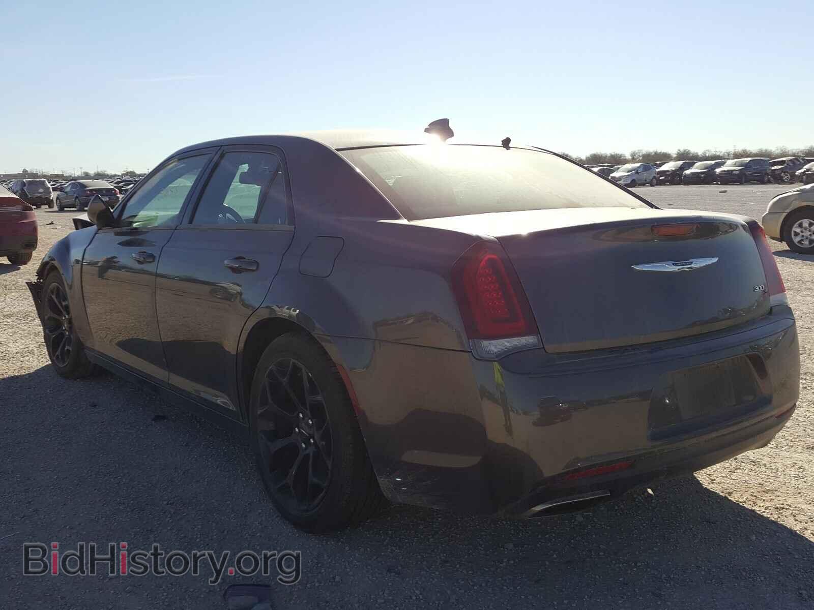 2019 CHRYSLER 300 - VIN: 2C3CCABGXKH516390 - Фото 3