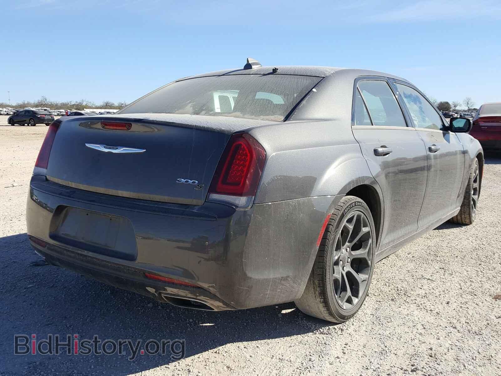 2019 CHRYSLER 300 - VIN: 2C3CCABGXKH516390 - Фото 4