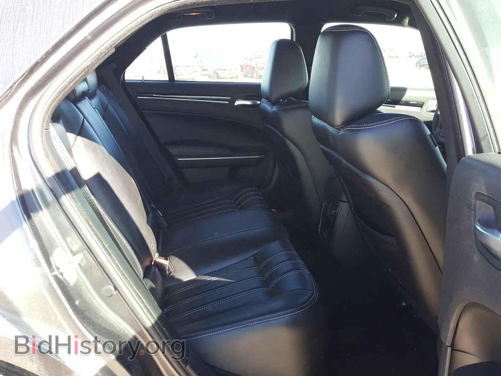 2019 CHRYSLER 300 - VIN: 2C3CCABGXKH516390 - Фото 6