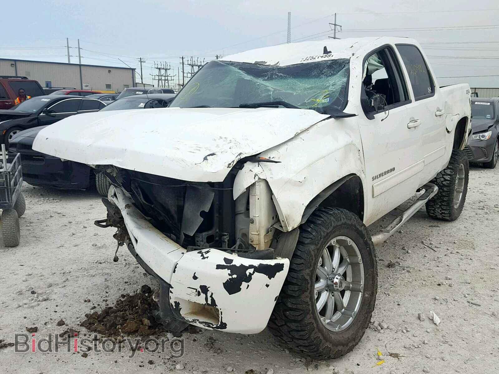 2011 CHEVROLET SILVERADO - VIN: 3GCPKTE33BG369124 - Фото 2