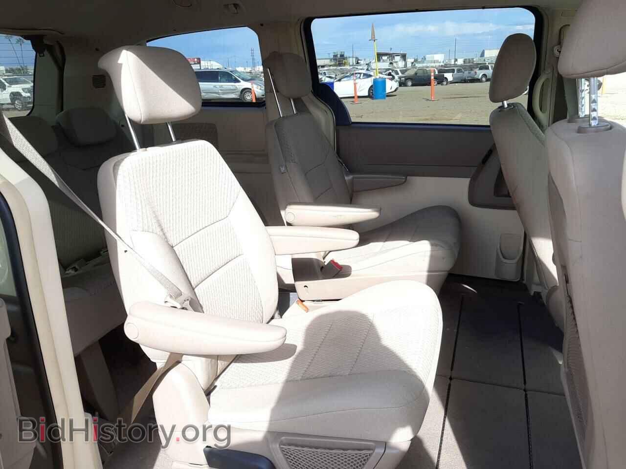2009 CHRYSLER MINIVAN - VIN: 2A8HR44EX9R638015 - Фото 6