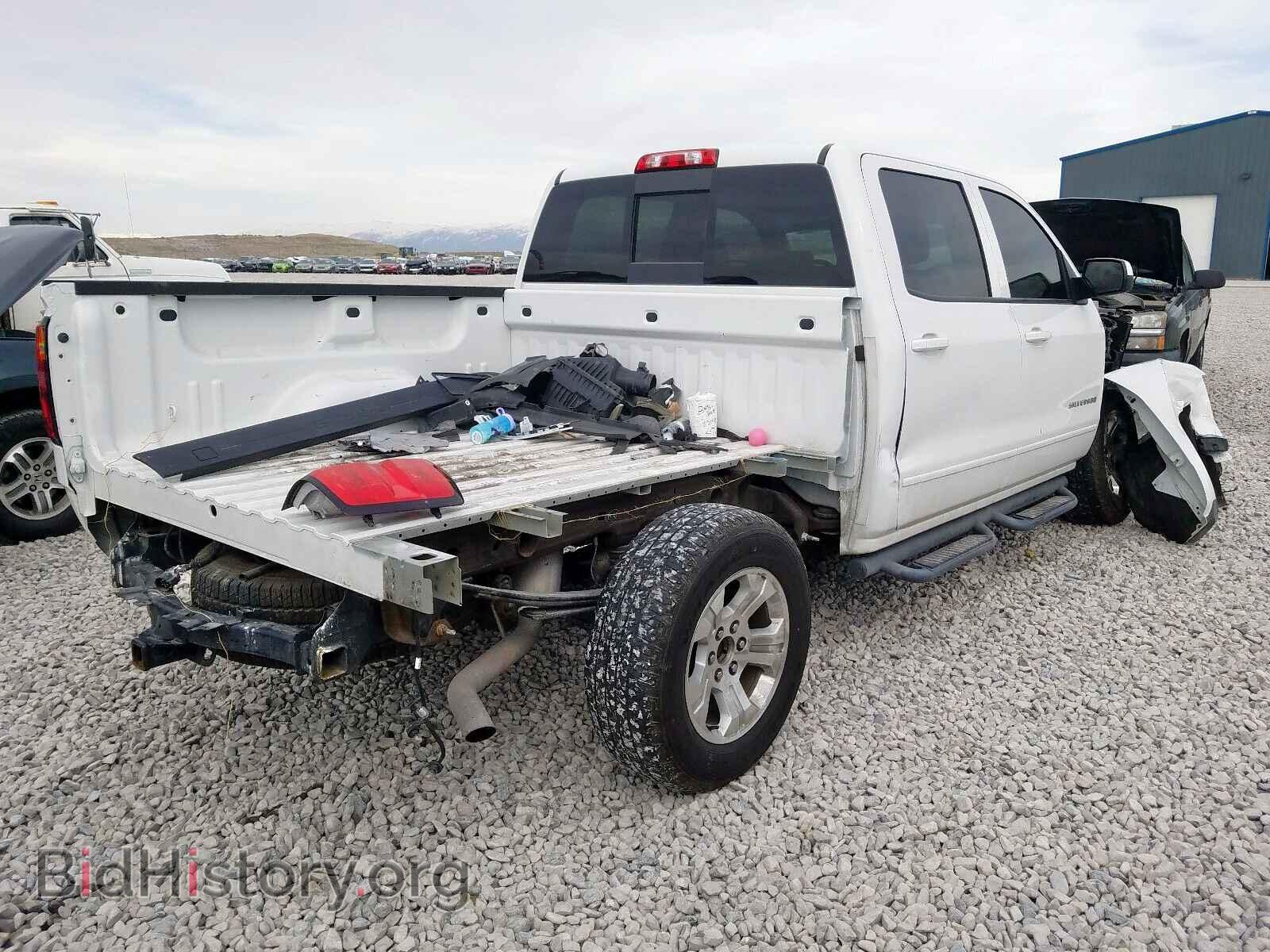 2017 CHEVROLET SILVERADO - VIN: 3GCUKREC5HG302944 - Фото 4