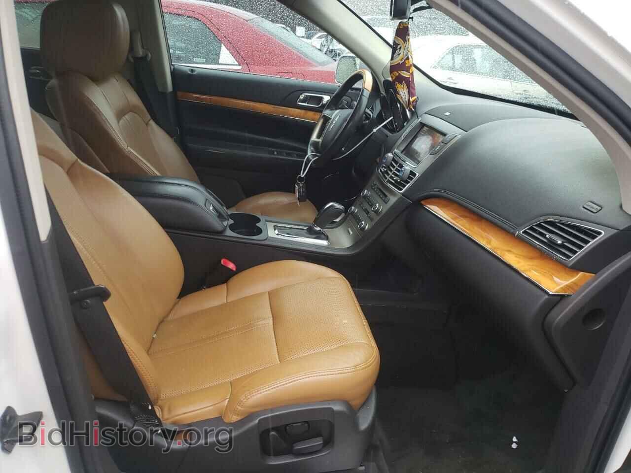 2011 LINCOLN MKT - VIN: 2LMHJ5FR7BBJ54967 - Фото 5