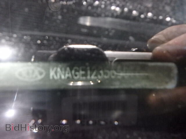 2006 KIA OPTIMA - VIN: KNAGE123565076643 - Фото 9
