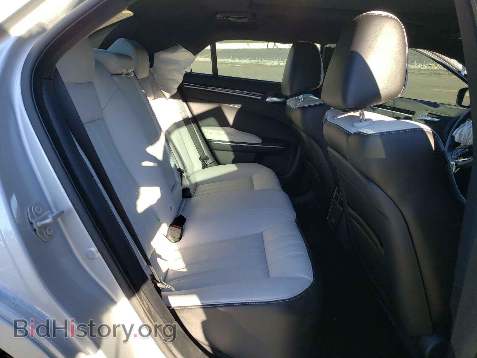 2020 CHRYSLER 300 - VIN: 2C3CCABG0LH173655 - Фото 6