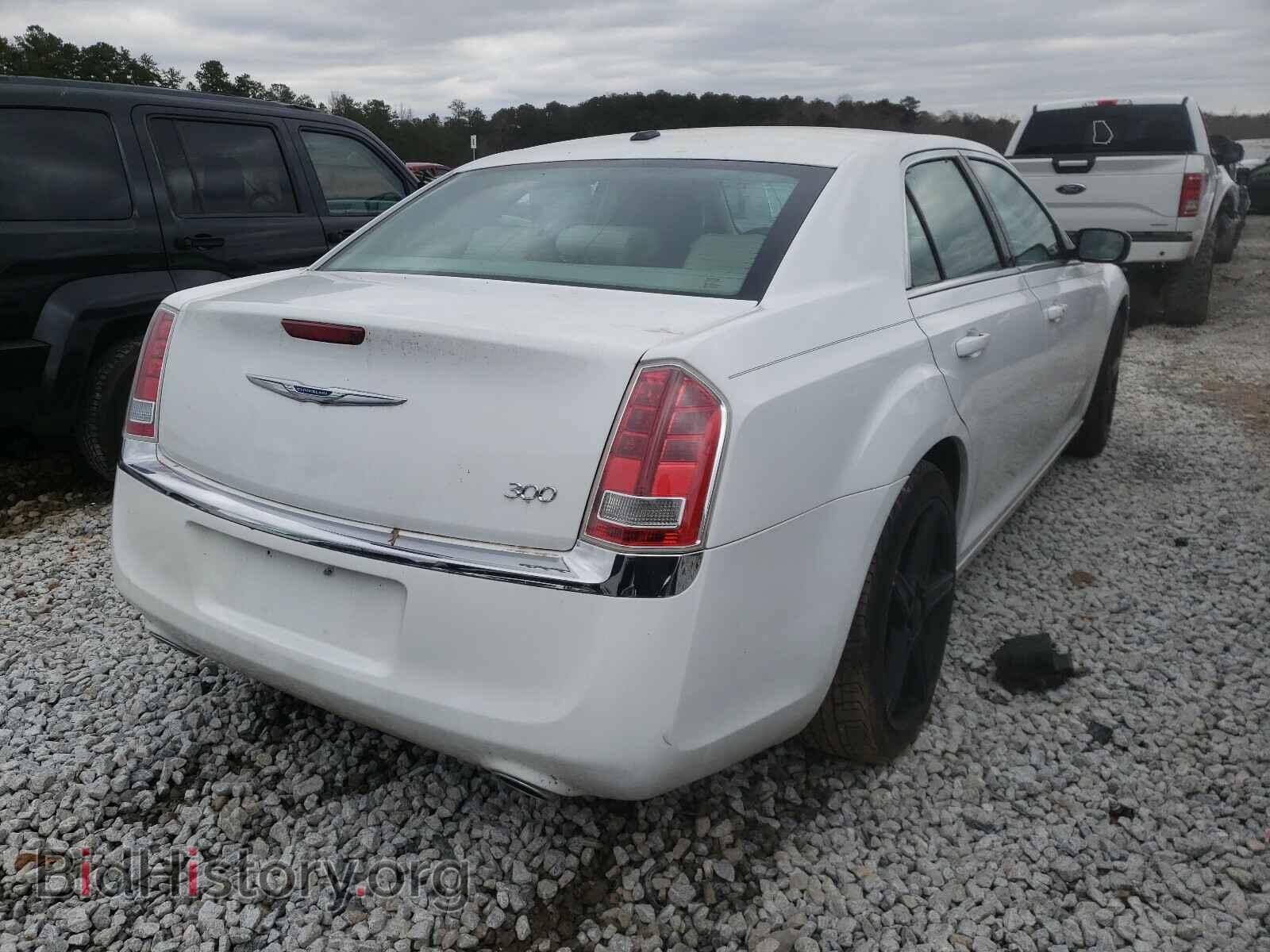 2014 CHRYSLER 300 - VIN: 2C3CCAAG2EH217773 - Фото 4