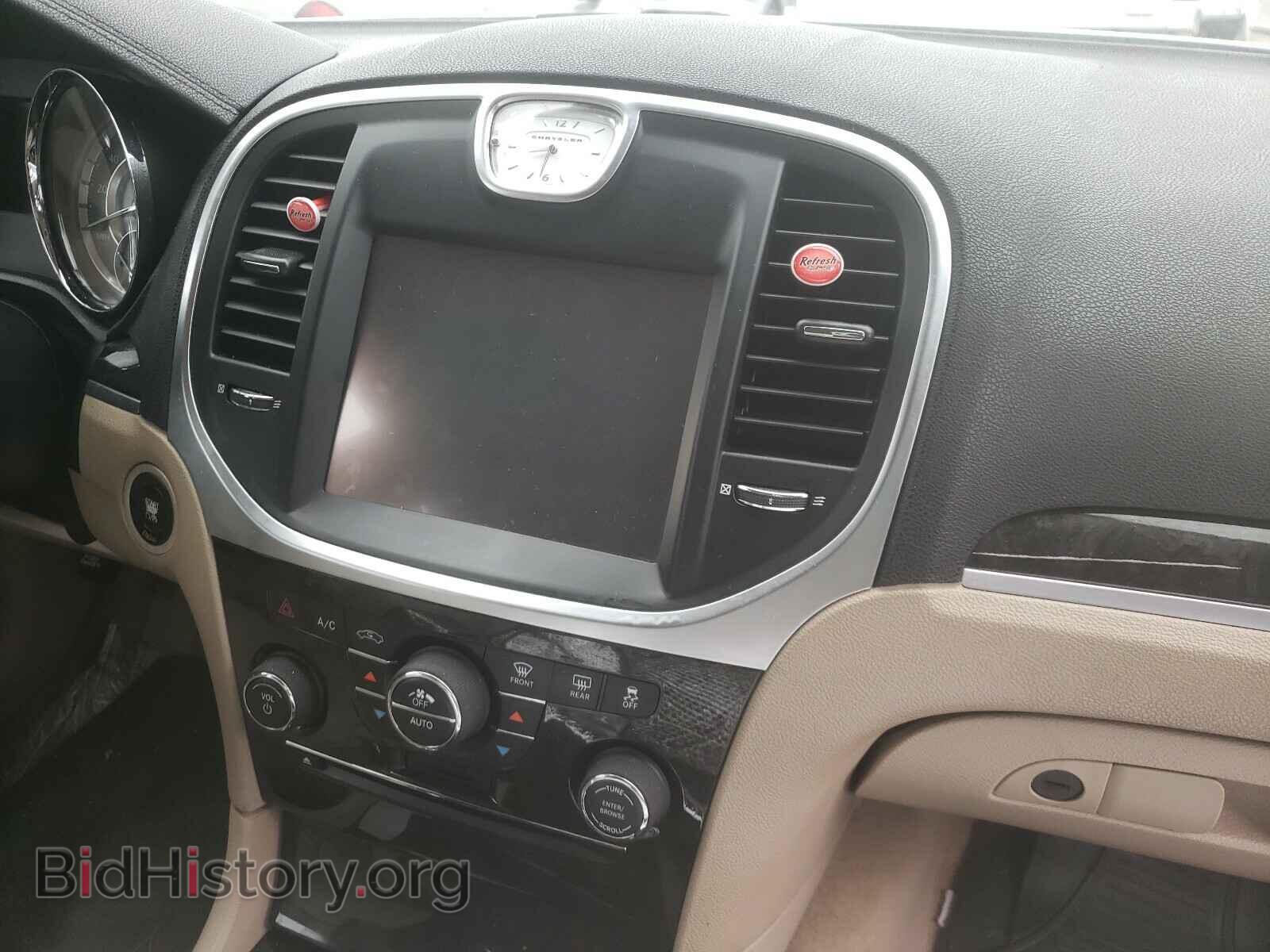 2014 CHRYSLER 300 - VIN: 2C3CCAAG2EH217773 - Фото 9