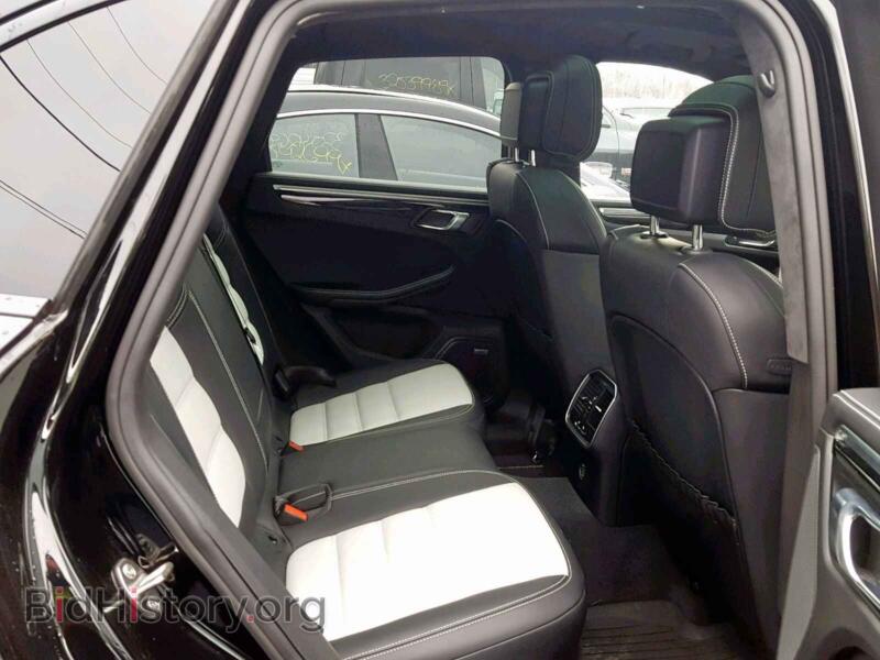 2018 Porsche MACAN (VIN WP1AF2A51JLB70827) — фото 6 из 10