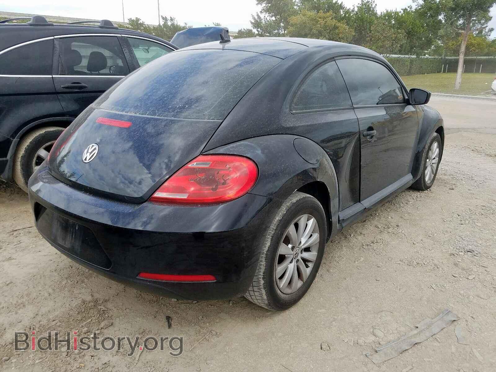 2014 VOLKSWAGEN BEETLE - VIN: 3VWFP7AT0EM621067 - Фото 4