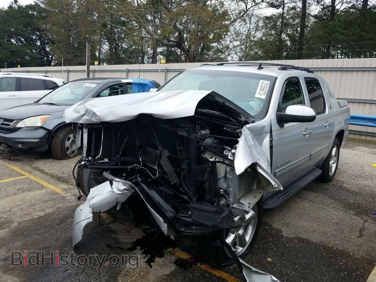 2013 CHEVROLET AVALANCHE - VIN: 3GNMCFE04DG290823 - Фото 2