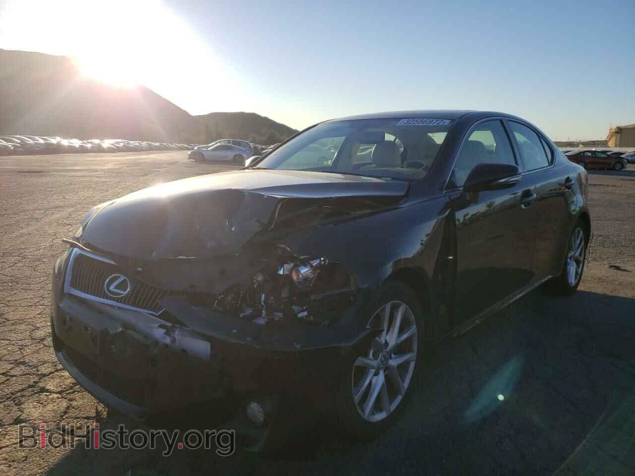 2011 LEXUS IS - VIN: JTHBF5C21B5138605 - Photo 2