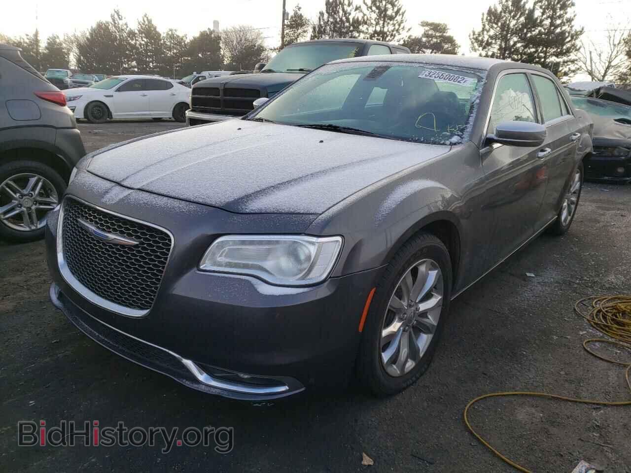 2018 CHRYSLER 300 - VIN: 2C3CCAKGXJH268382 - Фото 2