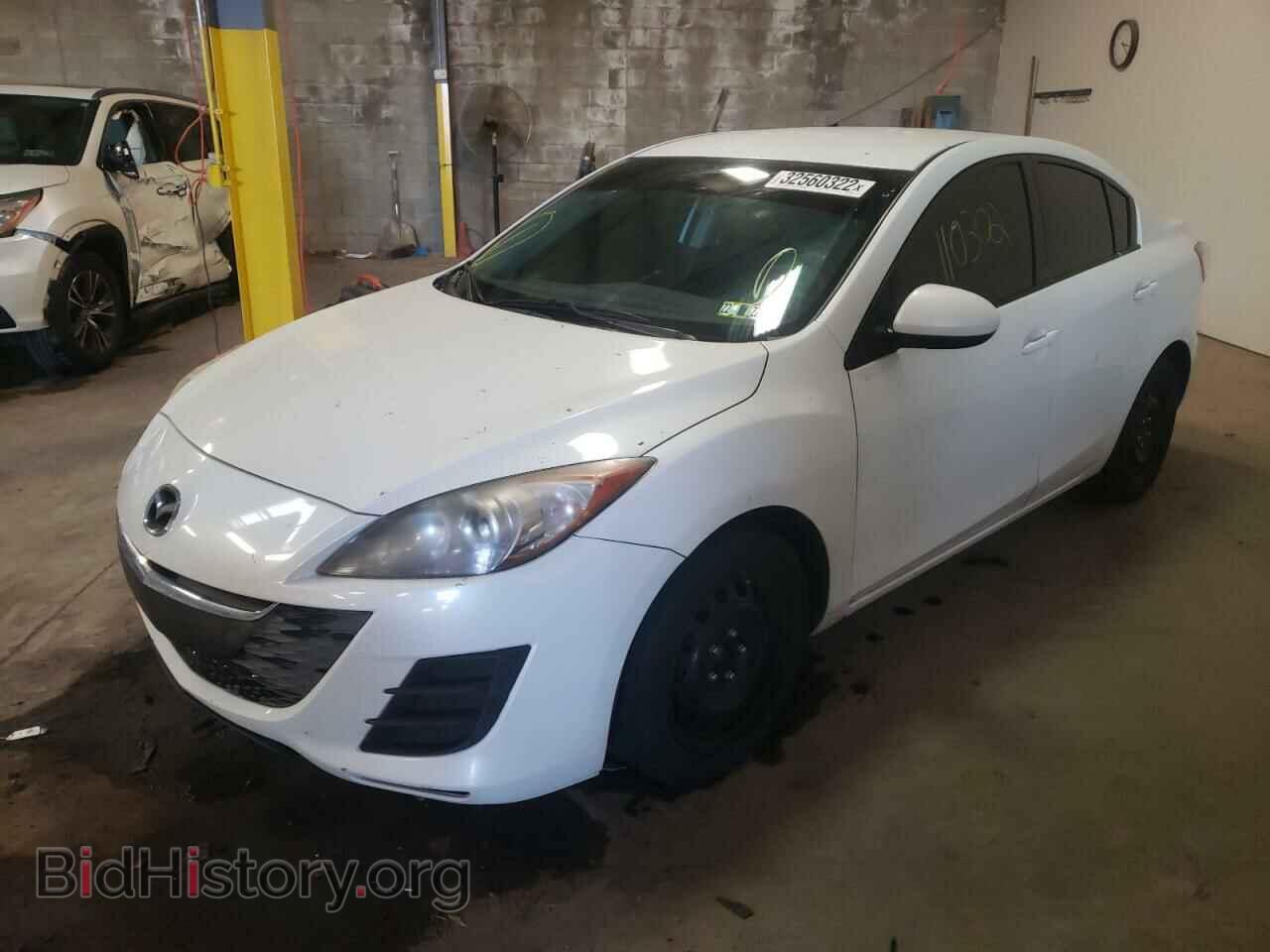 2011 MAZDA 3 - VIN: JM1BL1UG1B1399687 - Фото 2