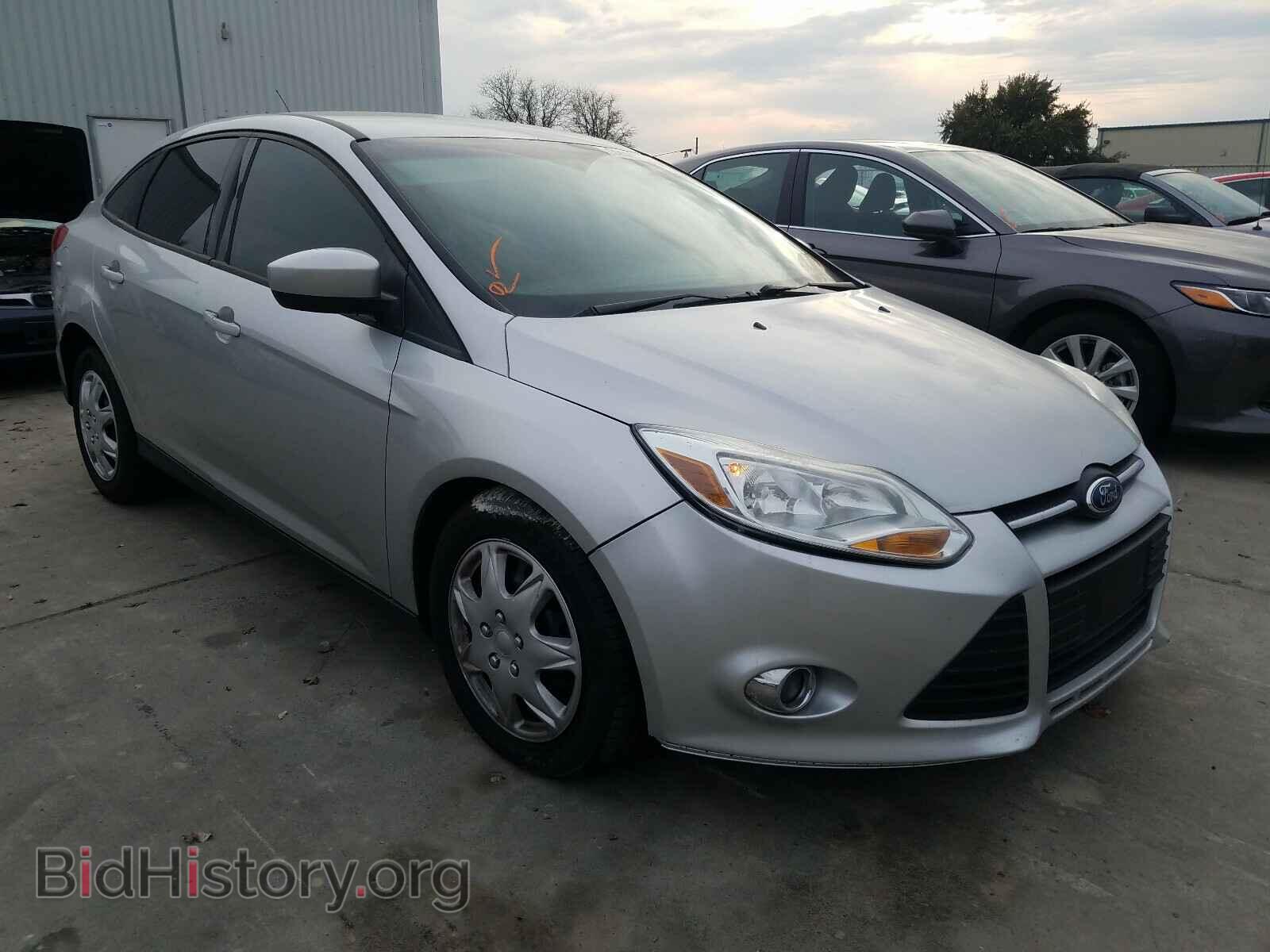 Photo 1FAHP3F29CL302856 - FORD FOCUS 2012