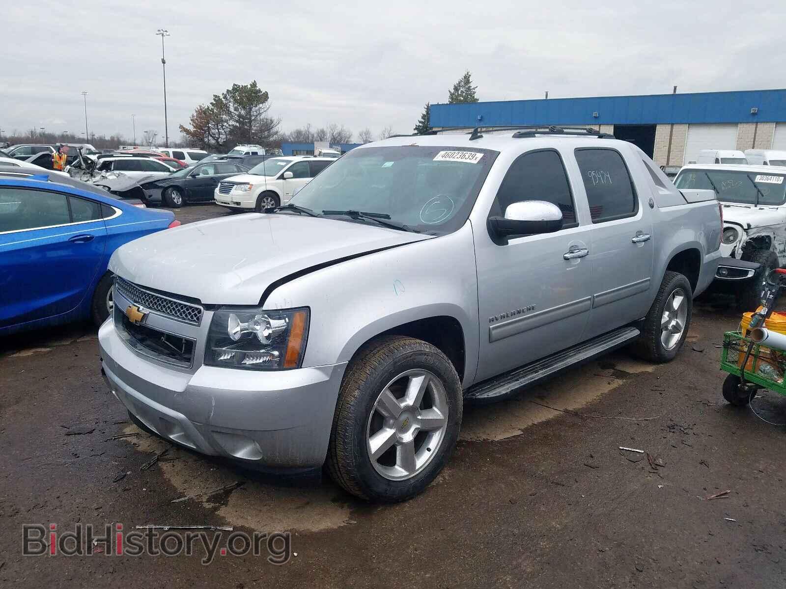 2013 CHEVROLET AVALANCHE - VIN: 3GNMCEE03DG209191 - Фото 2