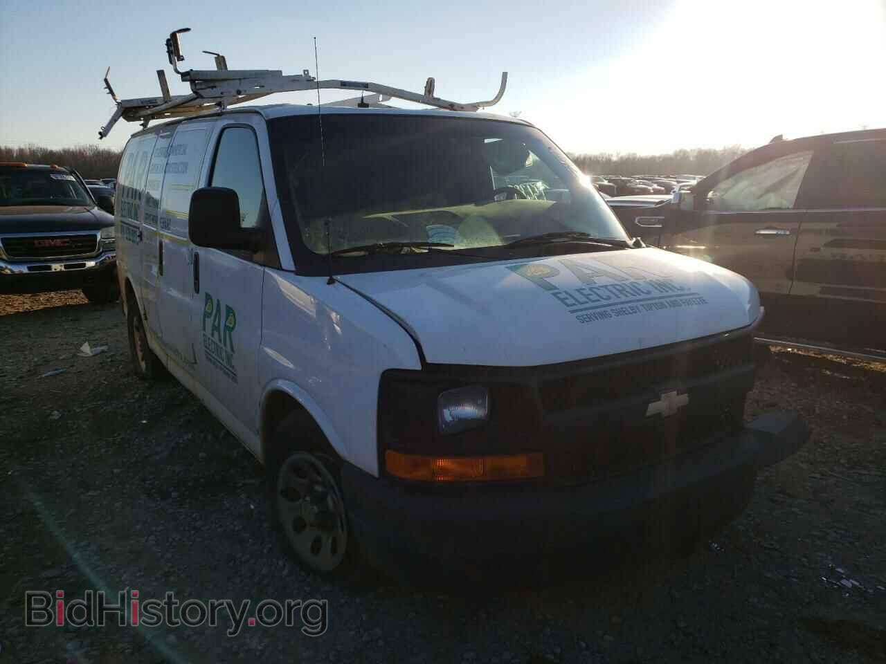 Photo 1GCSGAFX9B1138762 - CHEVROLET EXPRESS 2011