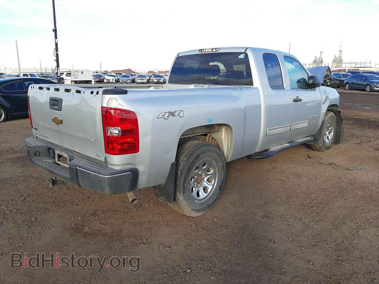 2011 CHEVROLET SILVERADO - VIN: 1GCRKREA1BZ206966 - Фото 4