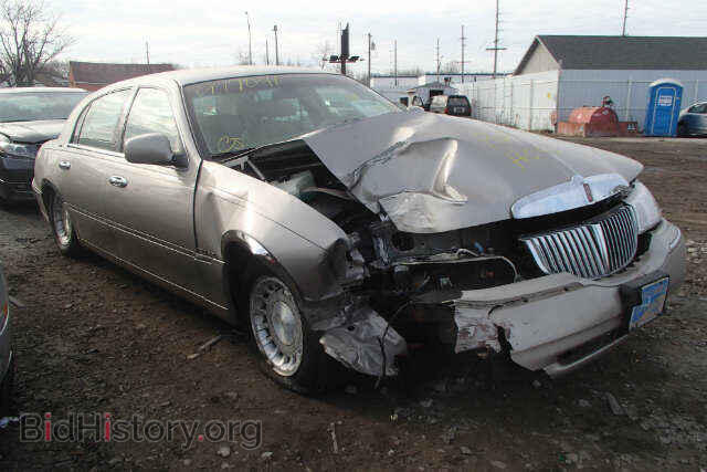 Photo 1LNHM81W3YY828531 - LINCOLN TOWNCAR 2000