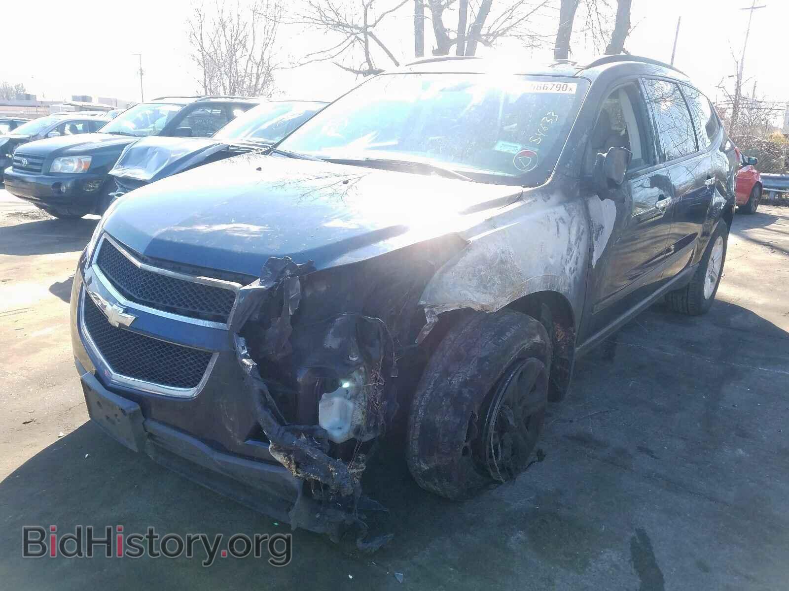 2012 CHEVROLET TRAVERSE - VIN: 1GNKRFED0CJ340784 - Фото 2