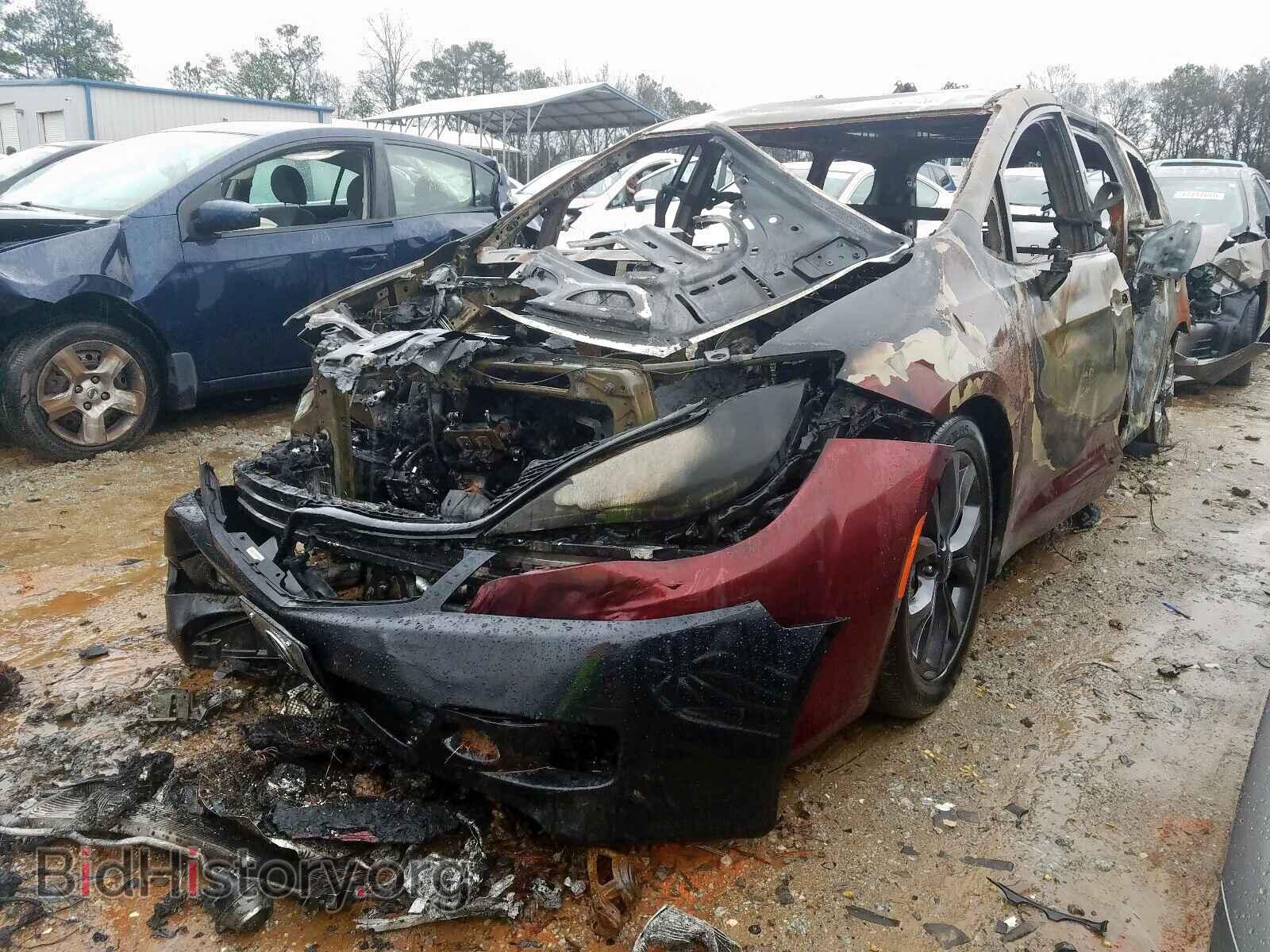 2019 CHRYSLER PACIFICA - VIN: 2C4RC1BG0KR548698 - Фото 2