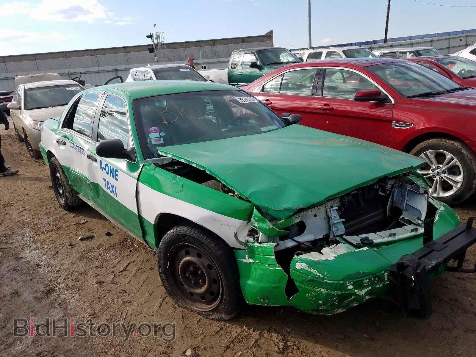 Photo 2FABP7BV5BX122613 - FORD CROWN VIC 2011