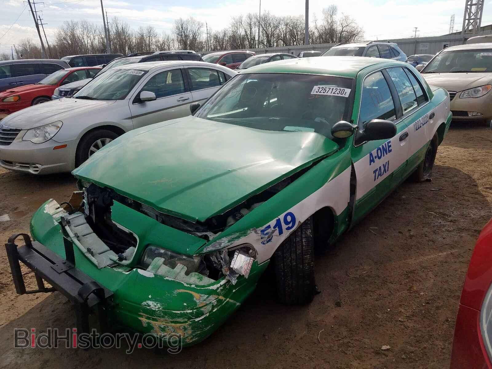 2011 FORD CROWN VIC - VIN: 2FABP7BV5BX122613 - Фото 2