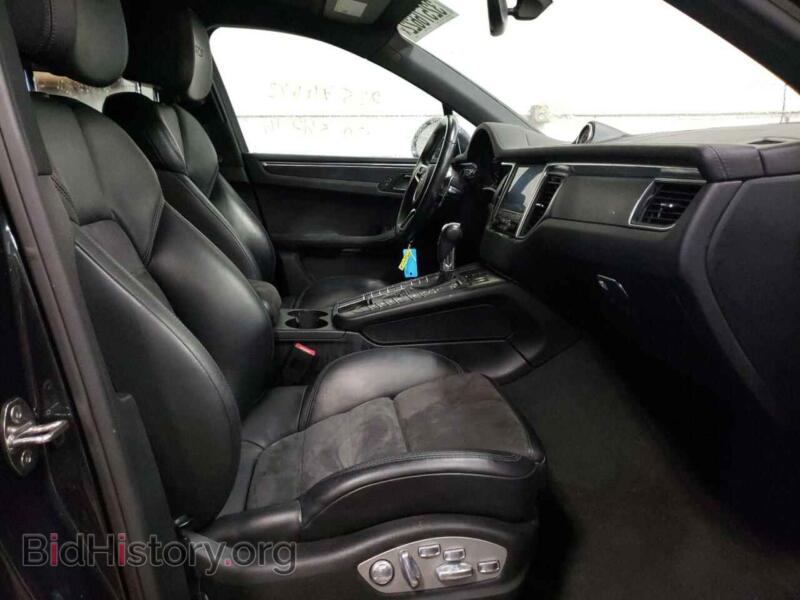 2017 Porsche MACAN (VIN WP1AG2A56HLB54372) — photo 5 of 10