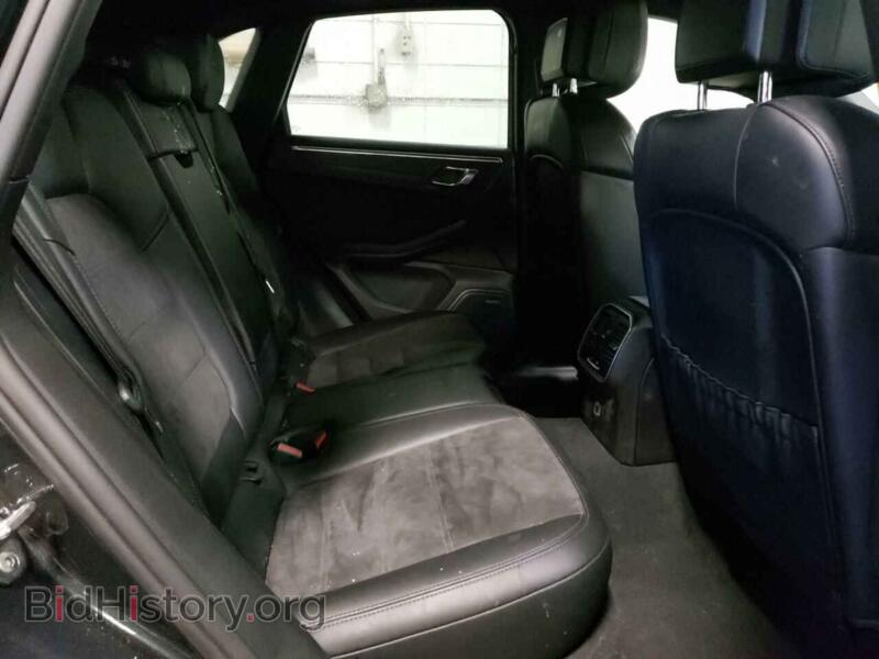 2017 Porsche MACAN (VIN WP1AG2A56HLB54372) — photo 6 of 10
